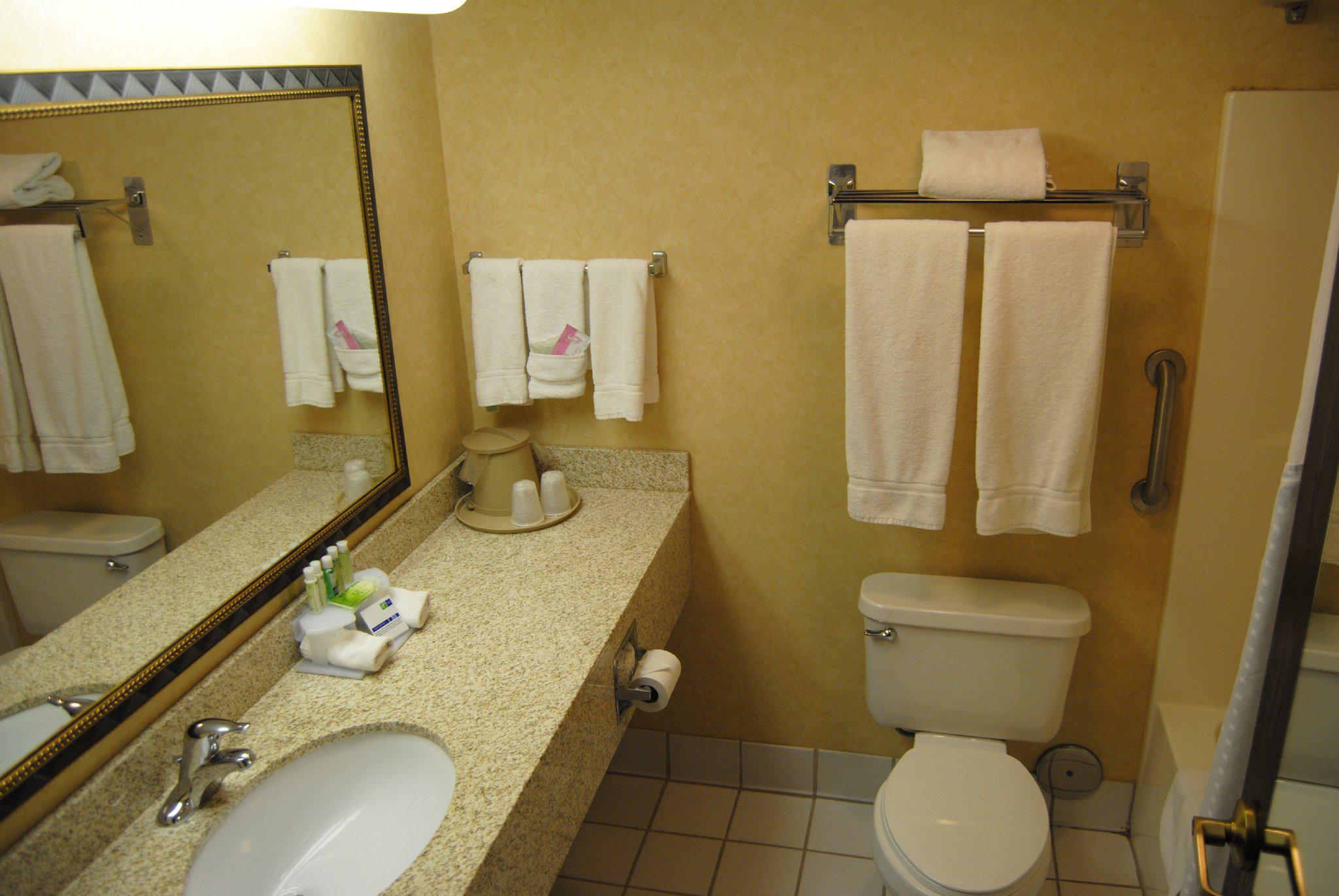 Holiday Inn Express la Junta Photo