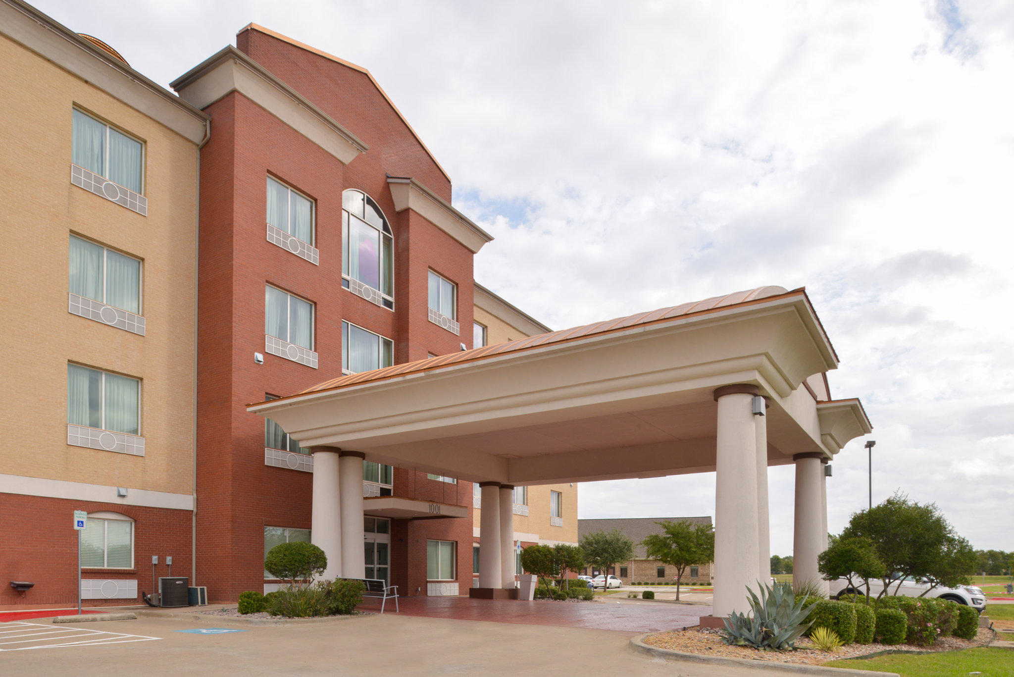 Holiday Inn Express & Suites Royse City - Rockwall Photo