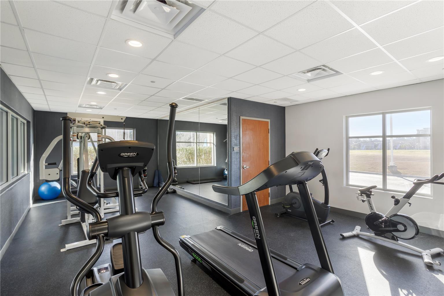 Best Western Plus Rose City Conference Center Inn Image