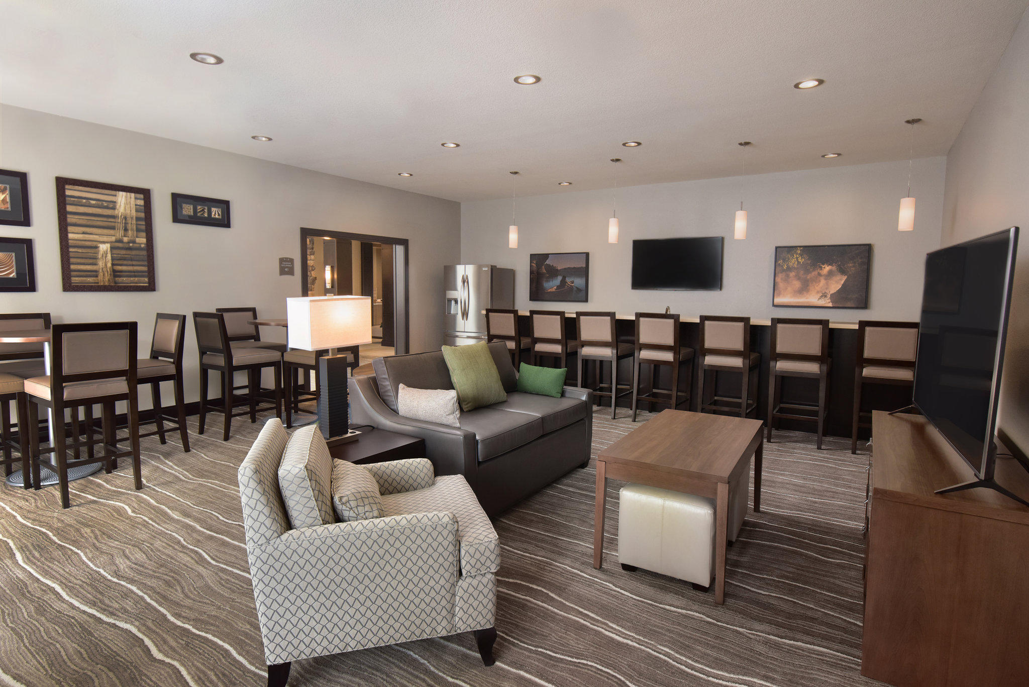 Staybridge Suites Wisconsin Dells - Lake Delton Photo