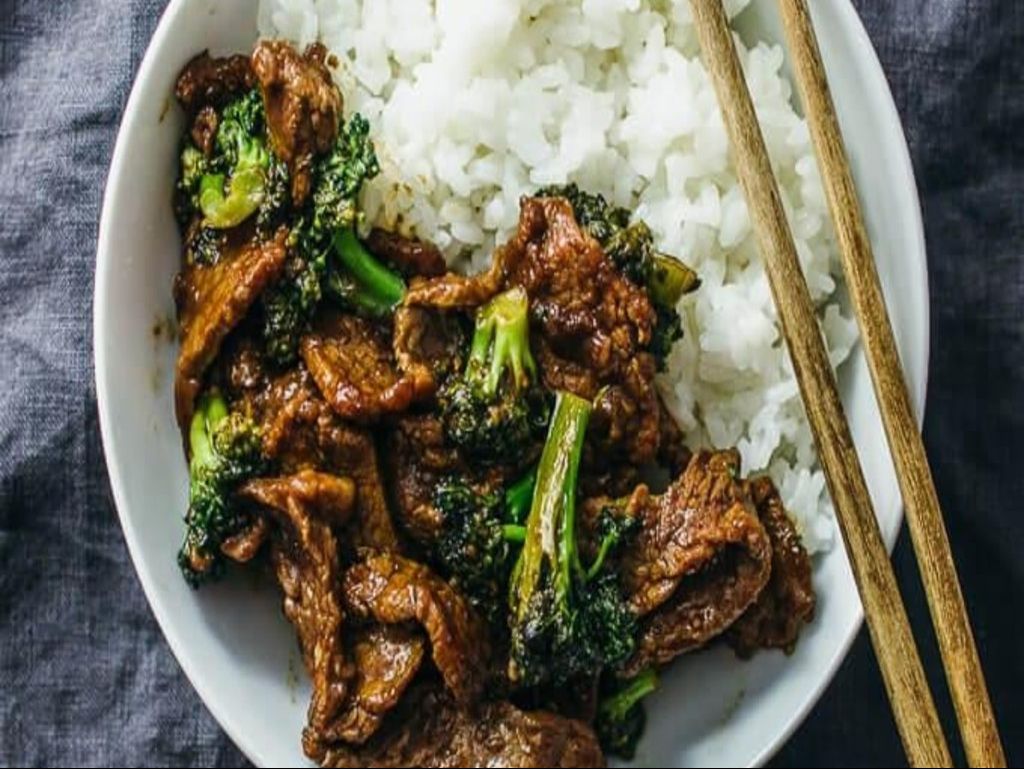 C10. BROCCOLI BEEF PLATTER