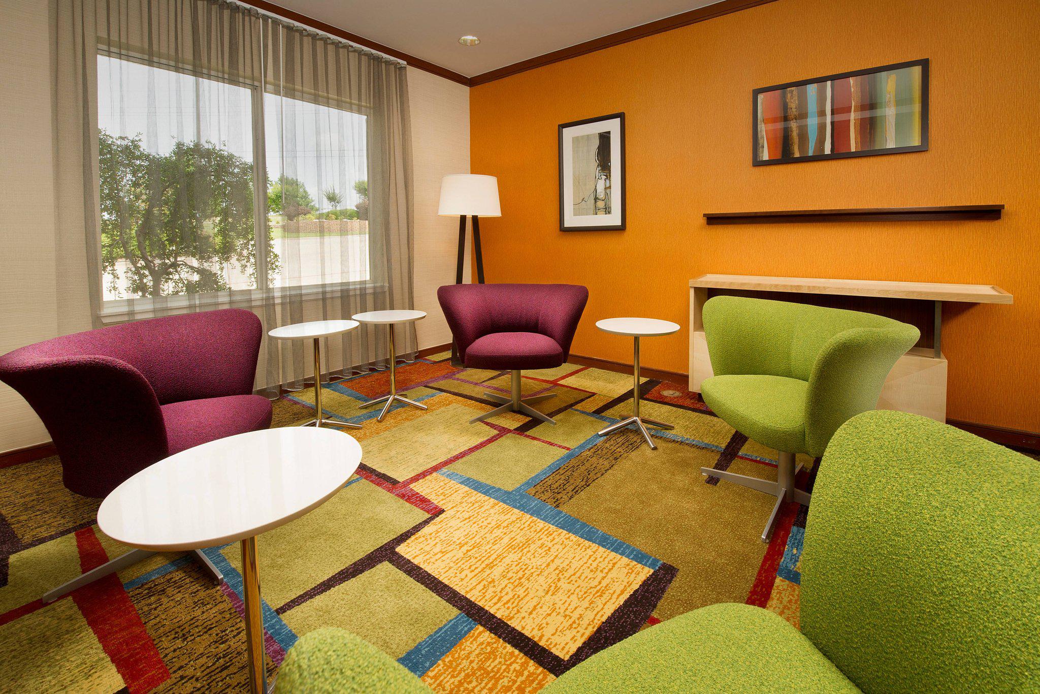 Fairfield Inn & Suites by Marriott Marshall Photo