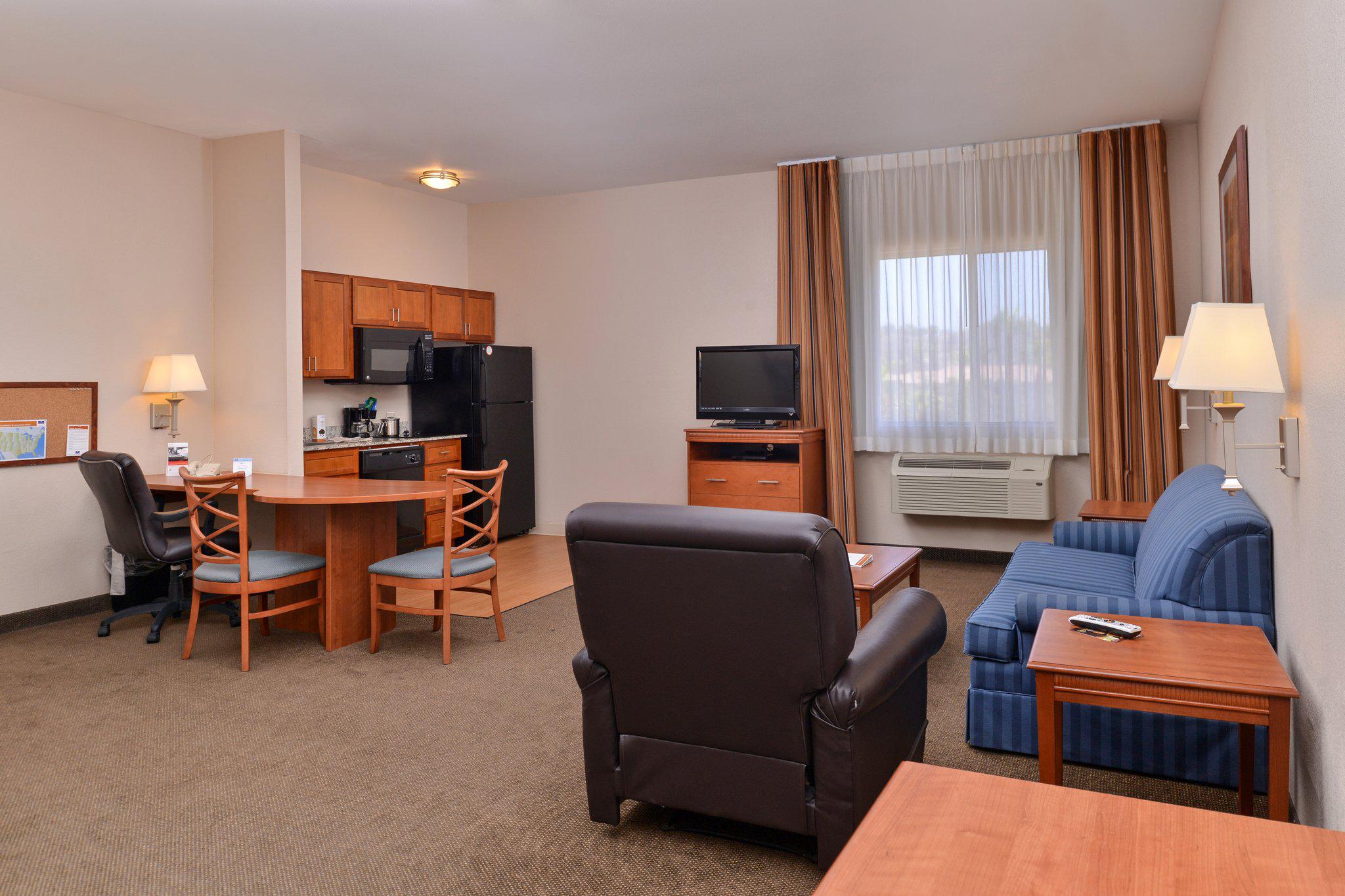 Candlewood Suites San Diego Photo