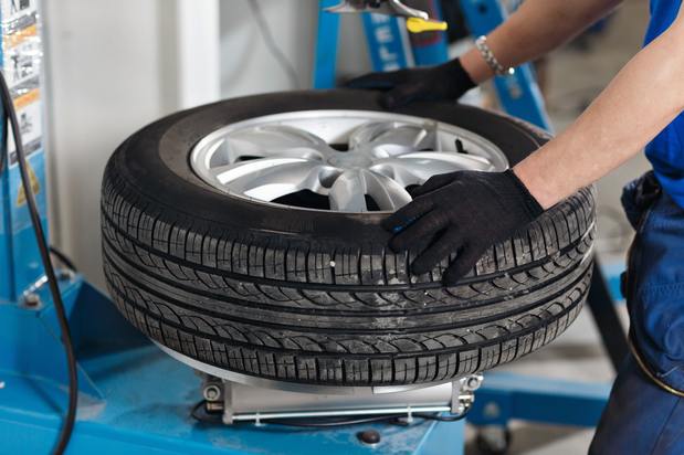Images Paredes Tire Shop