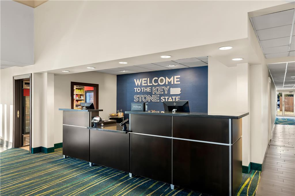 Hampton Inn & Suites Newtown Image