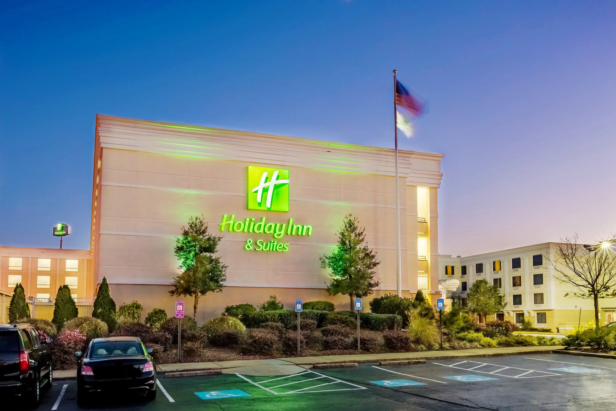 Holiday Inn & Suites Atlanta Airport-North Photo