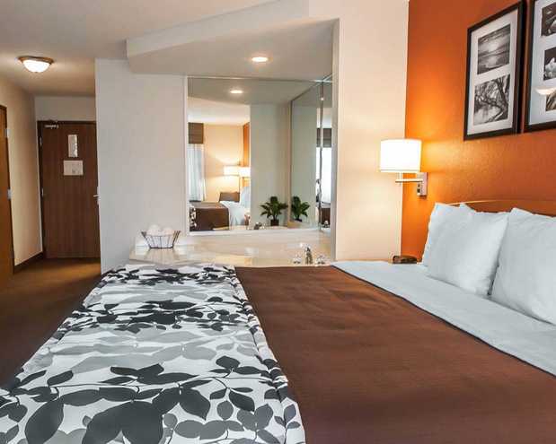 Images Sleep Inn & Suites Lake of the Ozarks