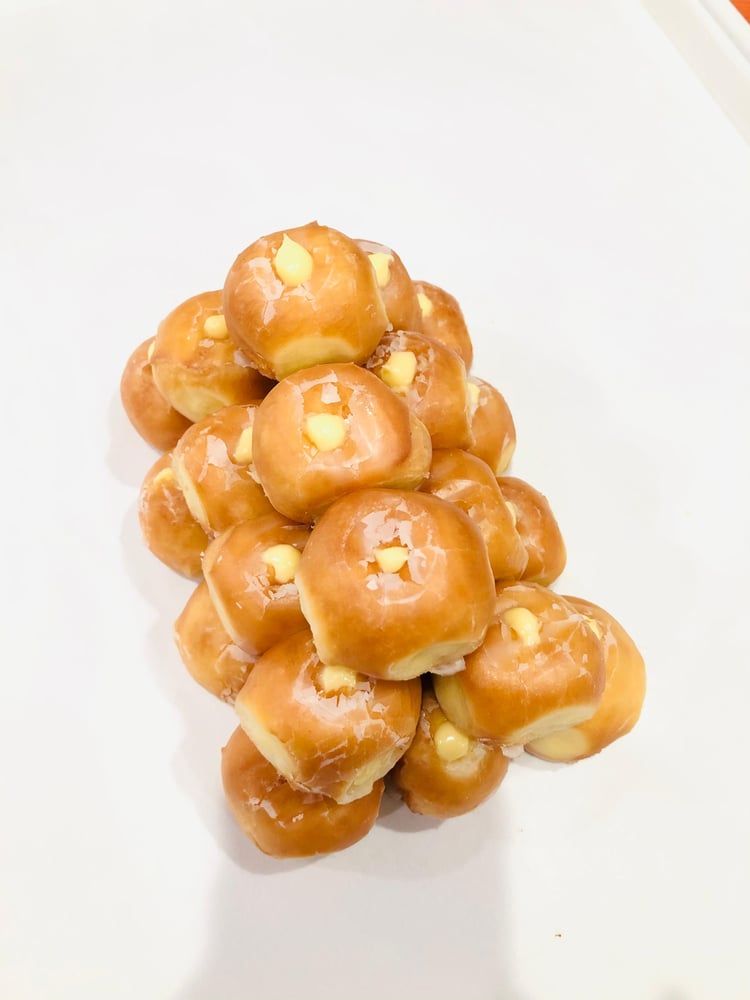 Dz Holes: Bavarian Cream Filled