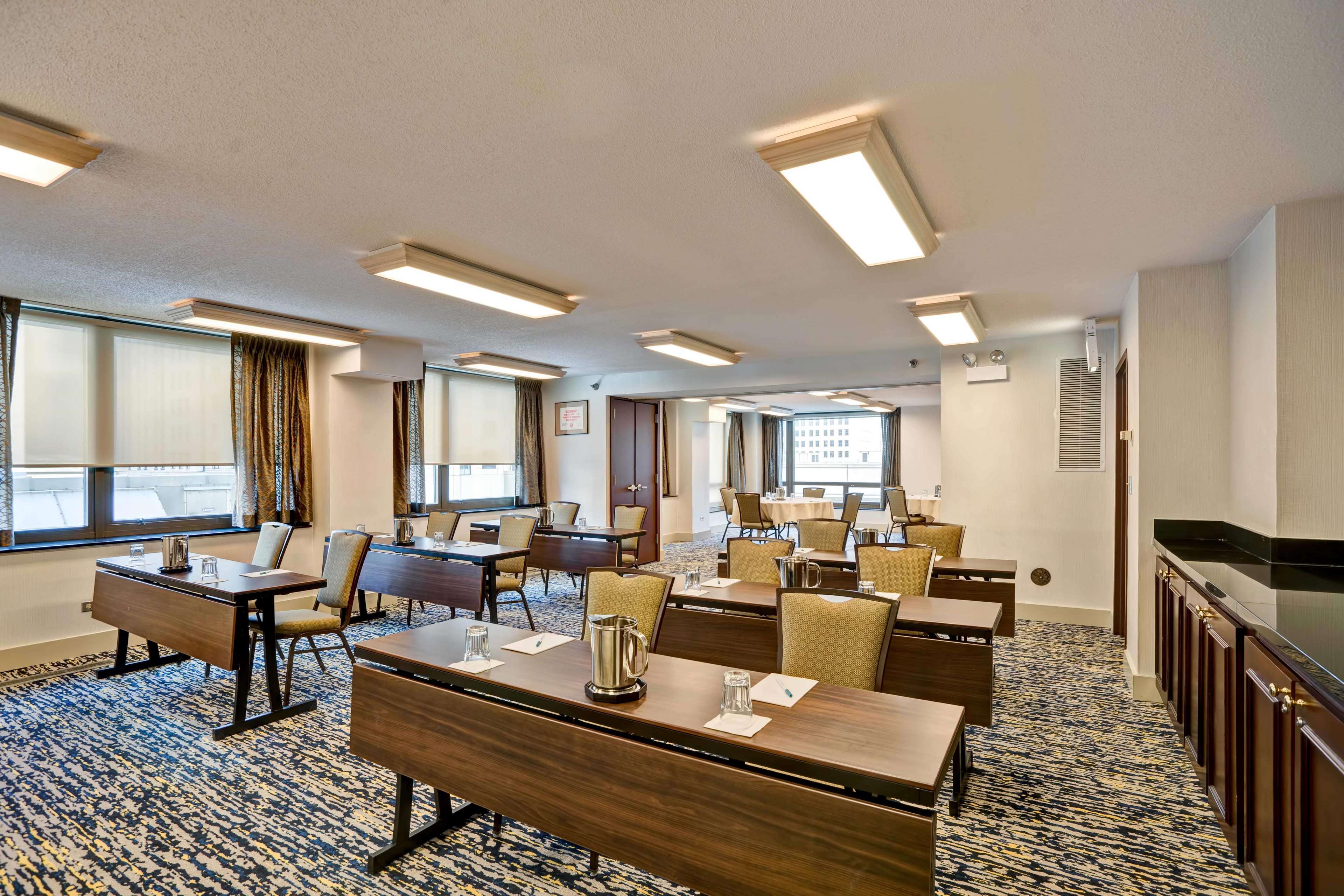 Homewood Suites by Hilton Chicago-Downtown Photo