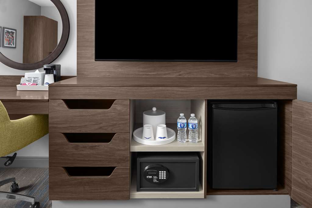 Hampton Inn Cleveland-Downtown Image