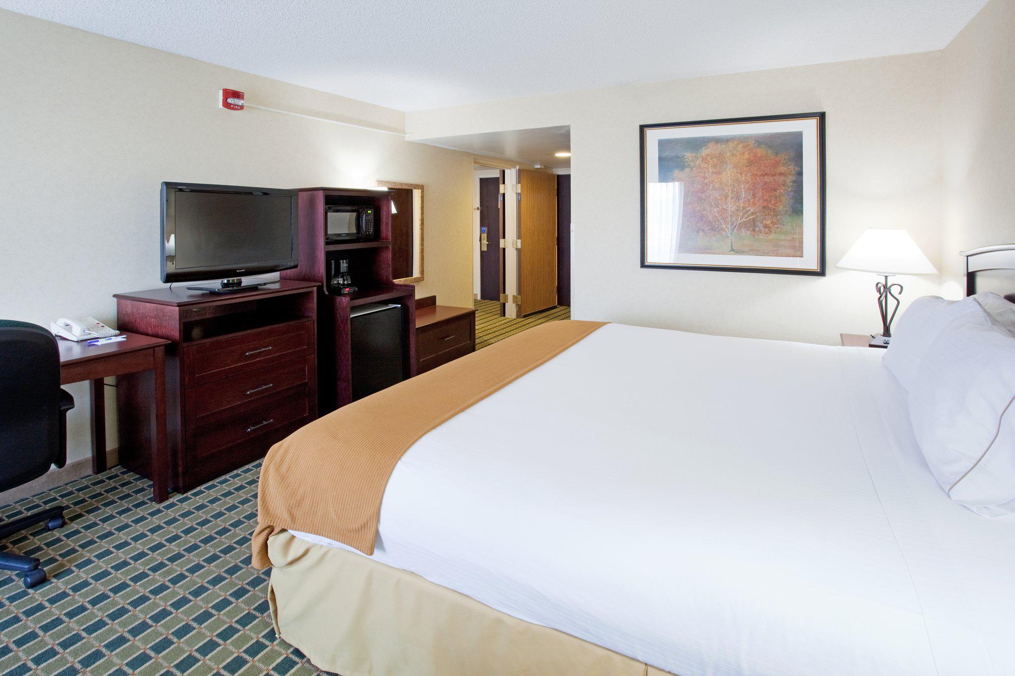 Holiday Inn Express la Junta Photo