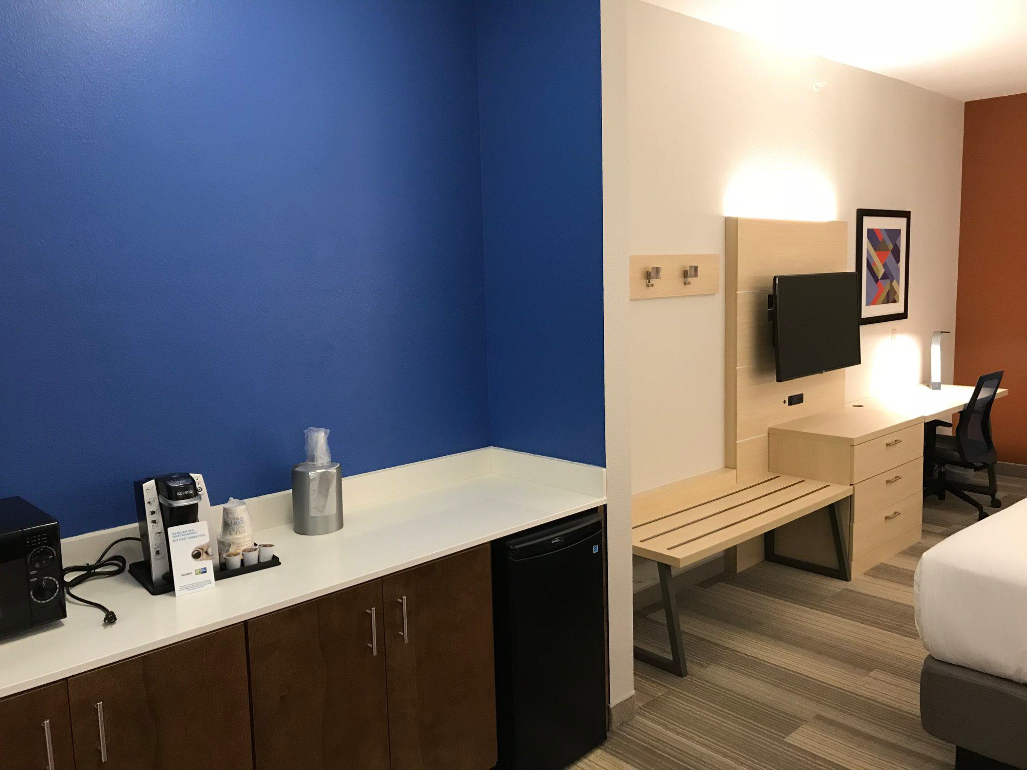 Holiday Inn Express & Suites Orlando South-Davenport Photo