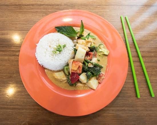 Yellow Curry Rice Chicken