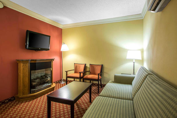 Images Clarion Hotel & Conference Center