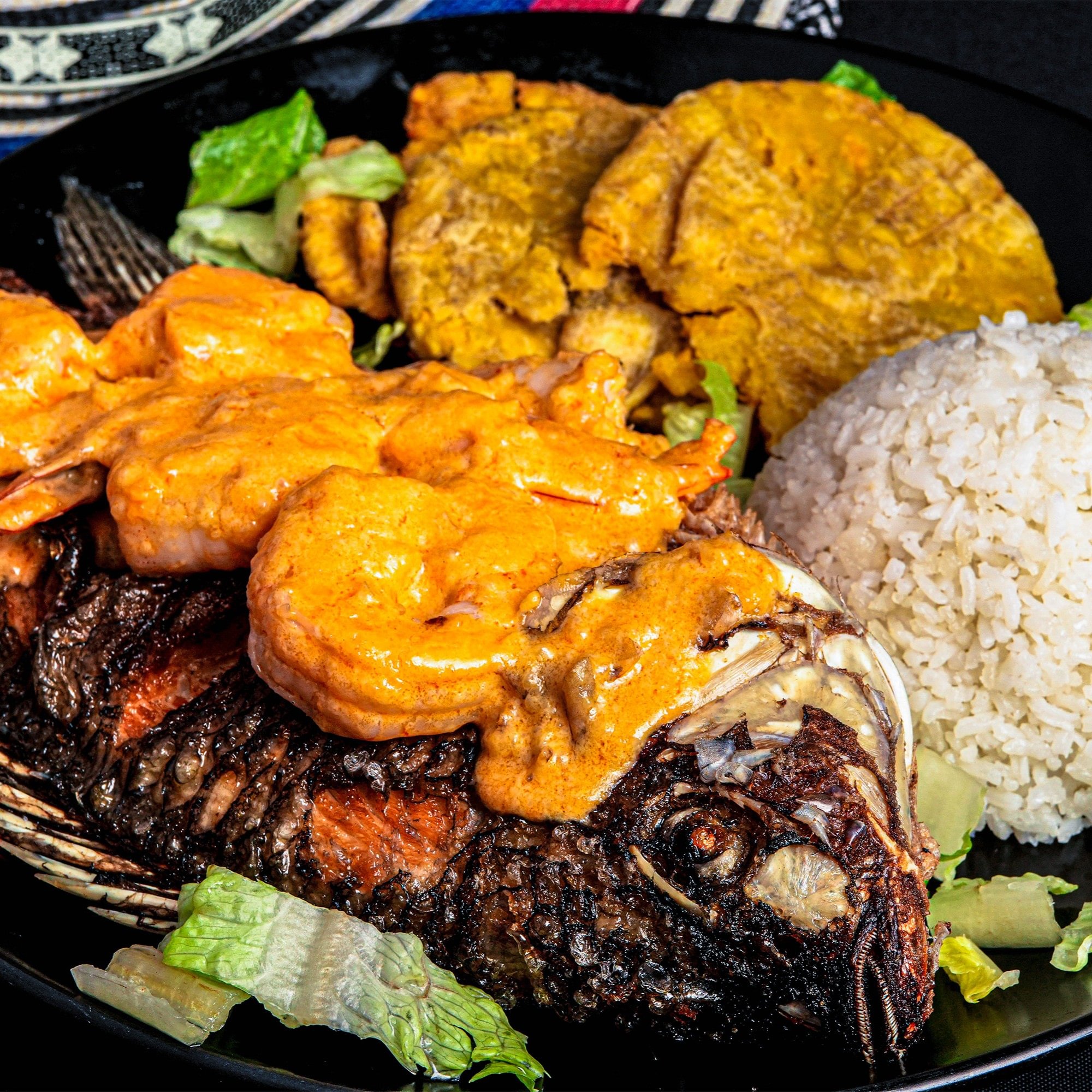 Mojarra en Salsa de Camarón