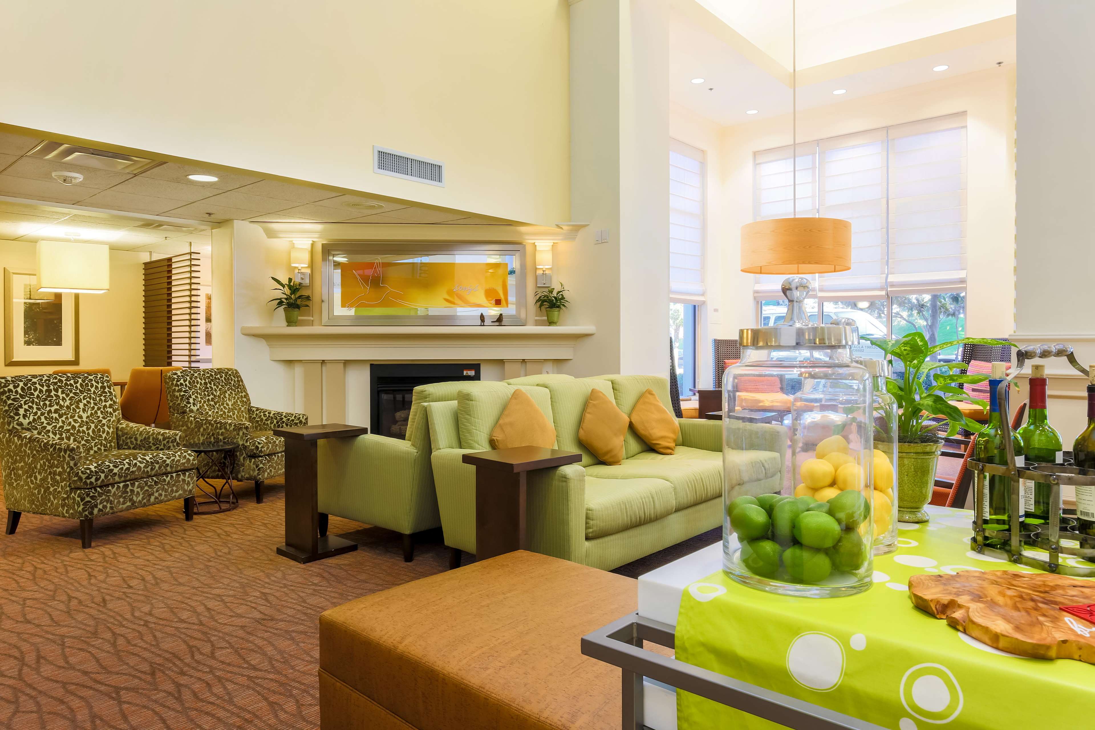 Hilton Garden Inn Dallas/Market Center Photo