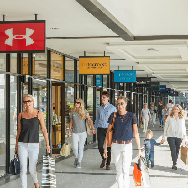 lyle and scott cheshire oaks