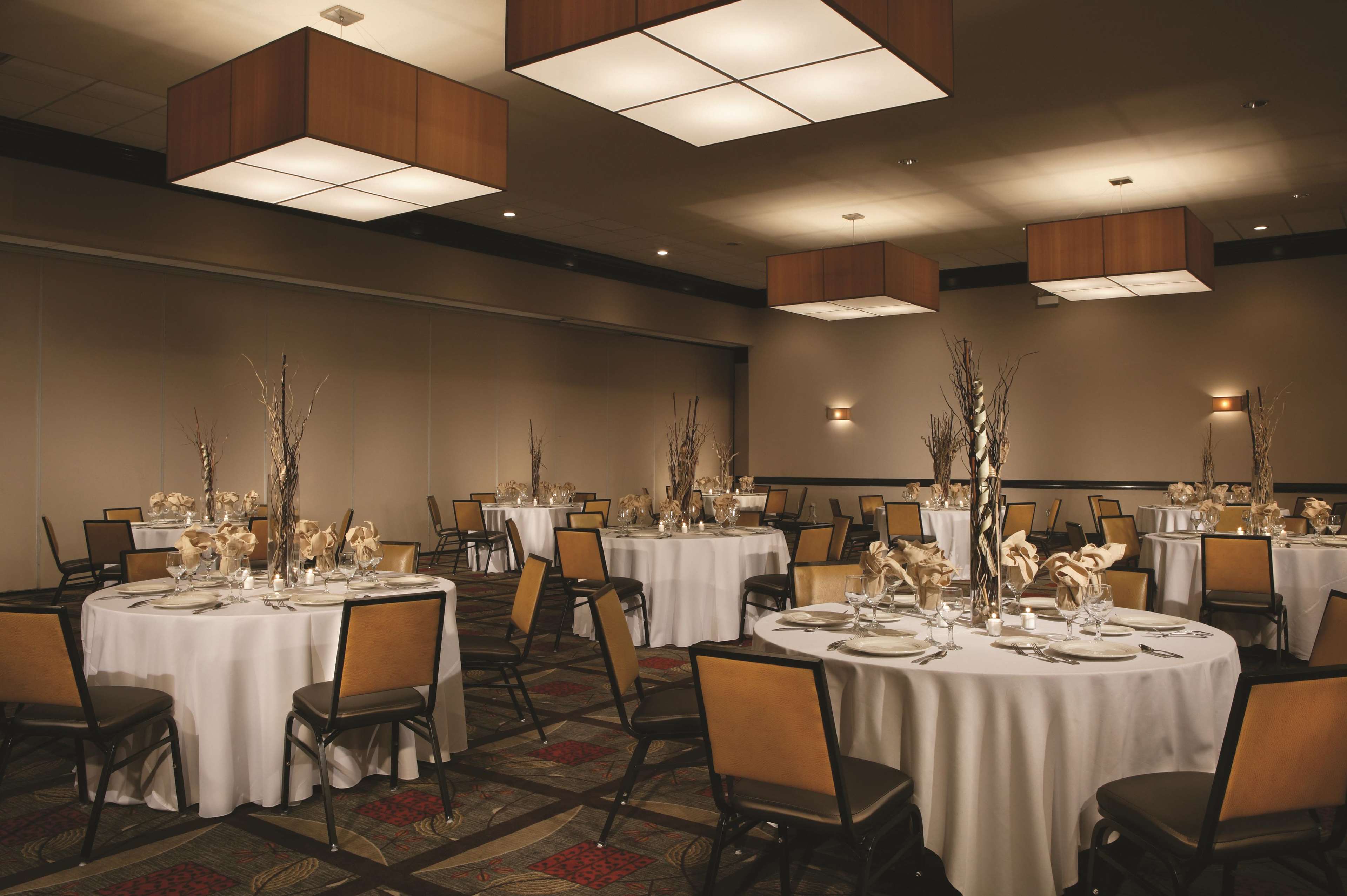 DoubleTree by Hilton Hotel Columbus - Worthington Photo