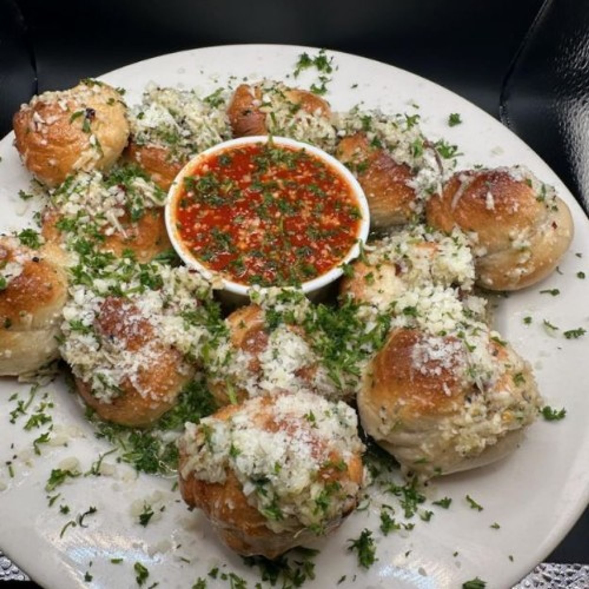 Garlic Knots (6)