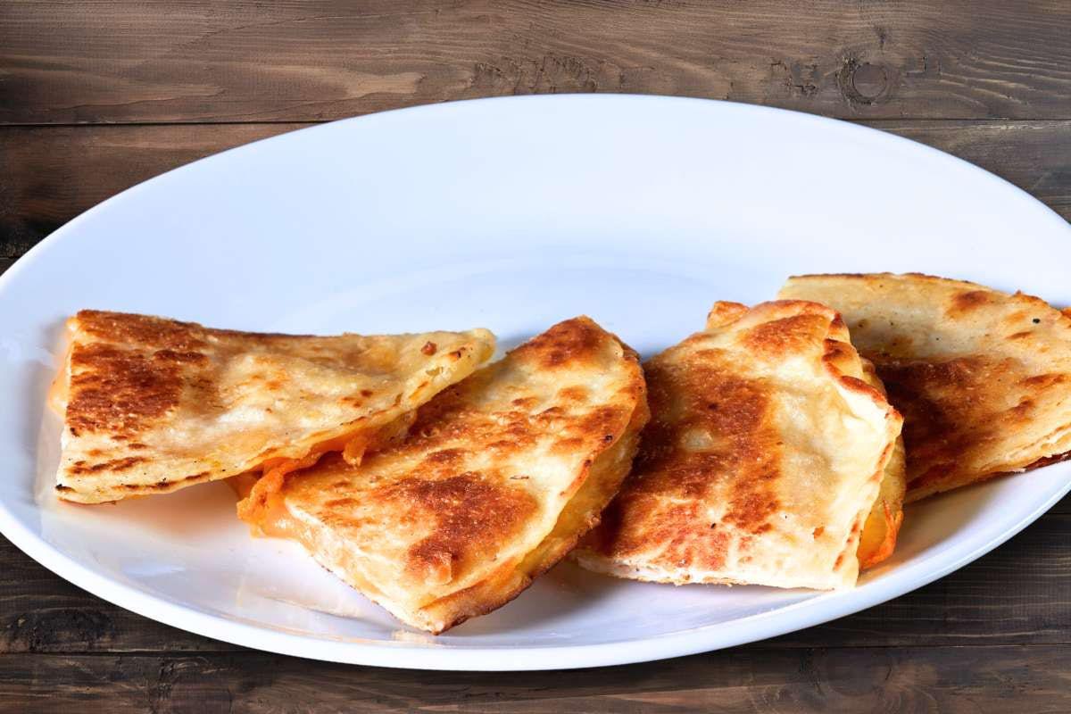 KIDS CHEESE QUESADILLA