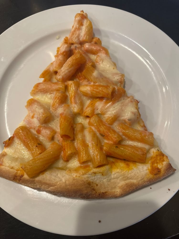Rigatoni Vodka Pizza Slice