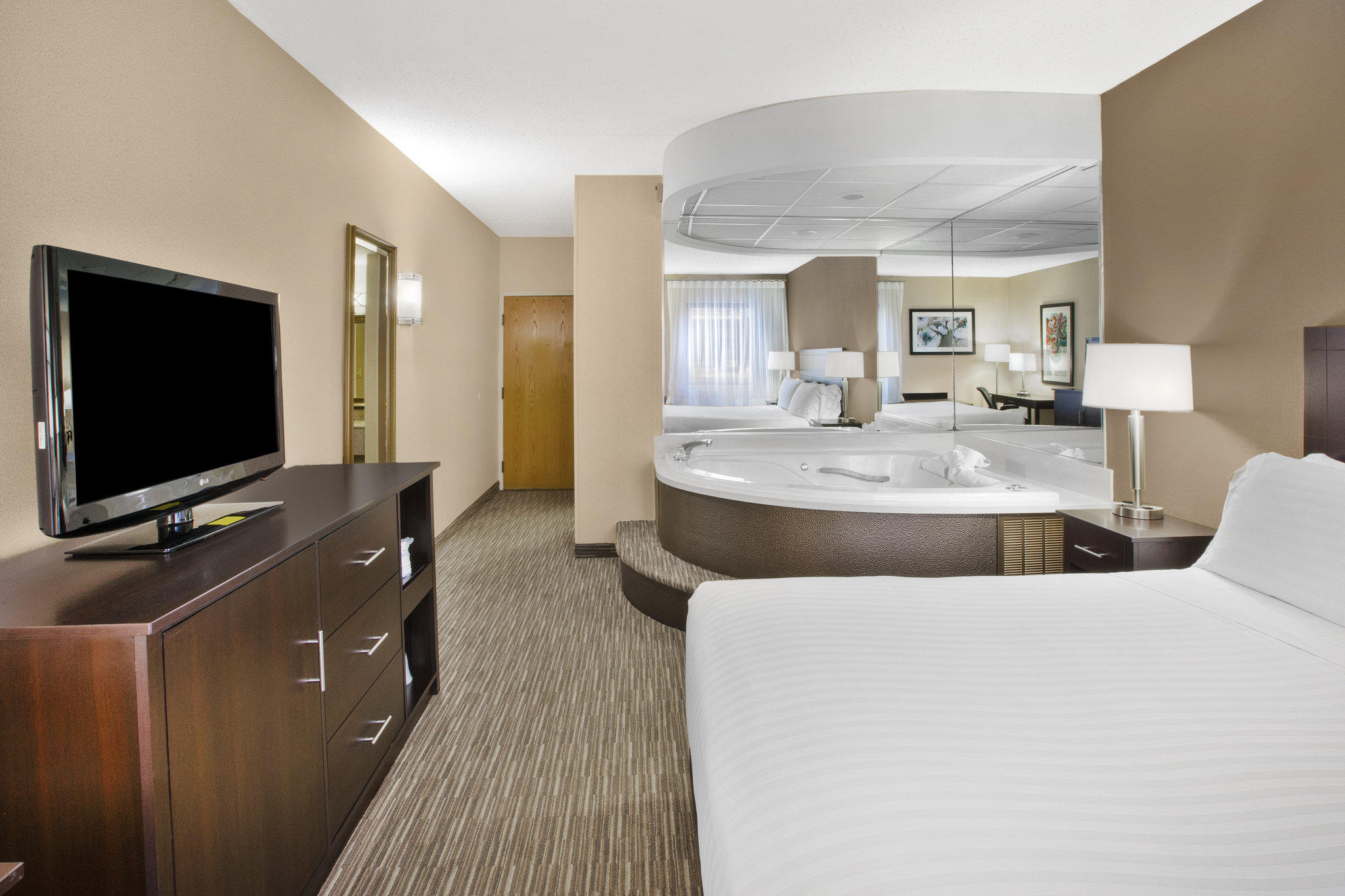 Holiday Inn Express Detroit-Warren (Gm Tech Ctr) Photo