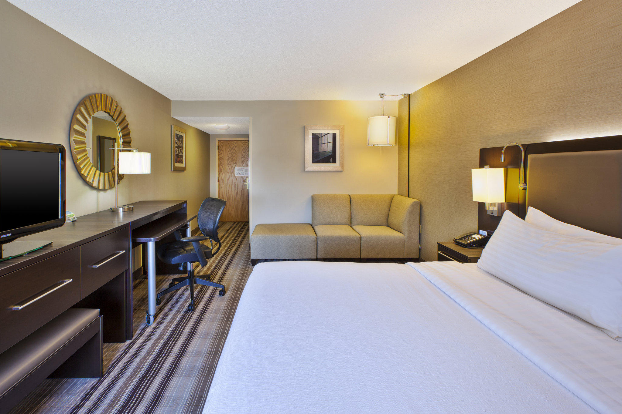 Holiday Inn Gaithersburg Photo