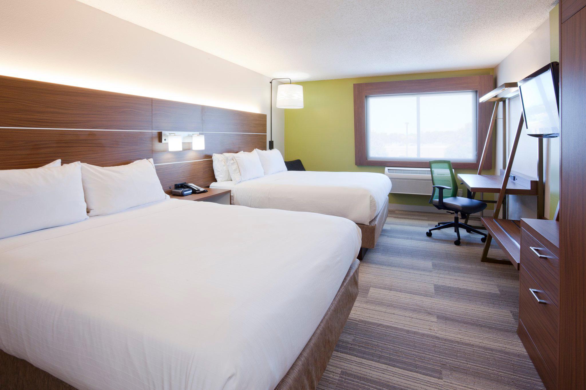 Holiday Inn Express & Suites Minneapolis (Golden Valley) Photo