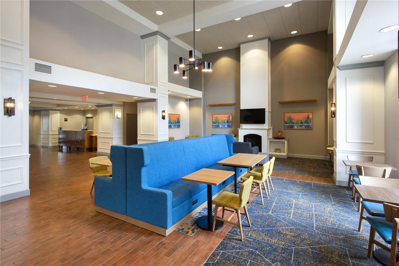 Hampton Inn & Suites New Hartford Image