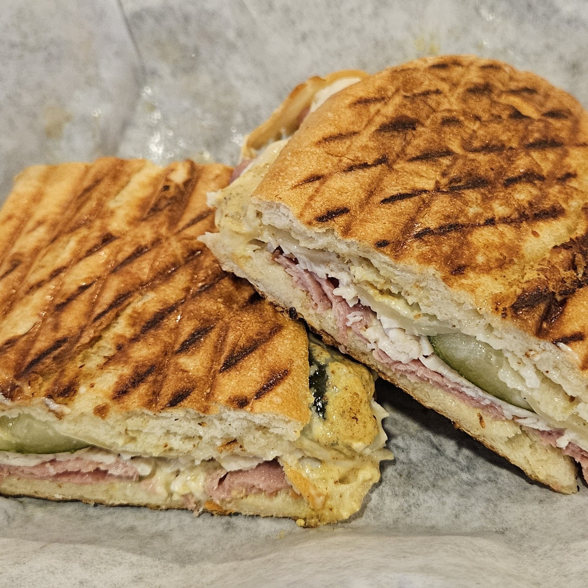 Mo Bano Sandwich Special