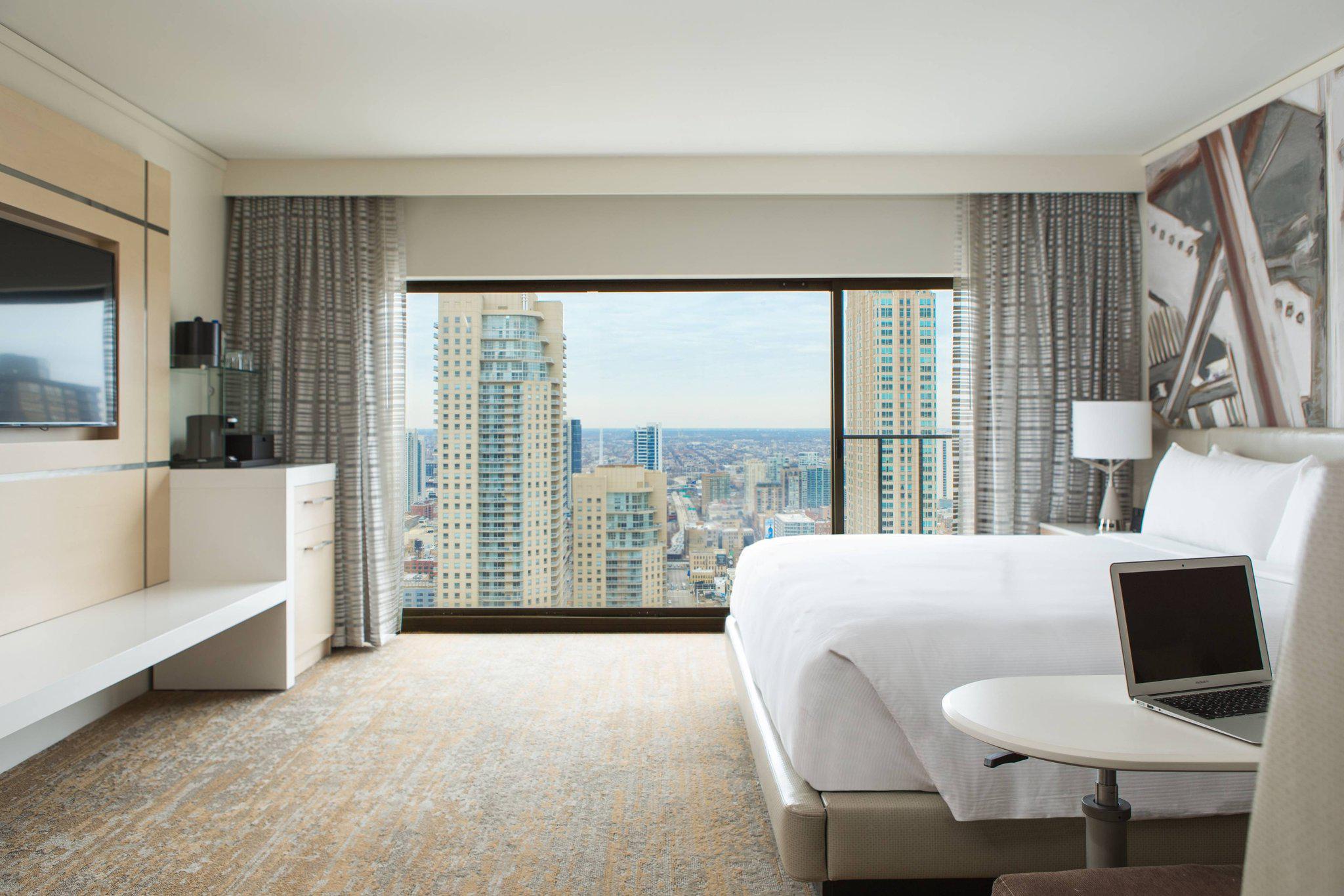 Chicago Marriott Downtown Magnificent Mile Photo