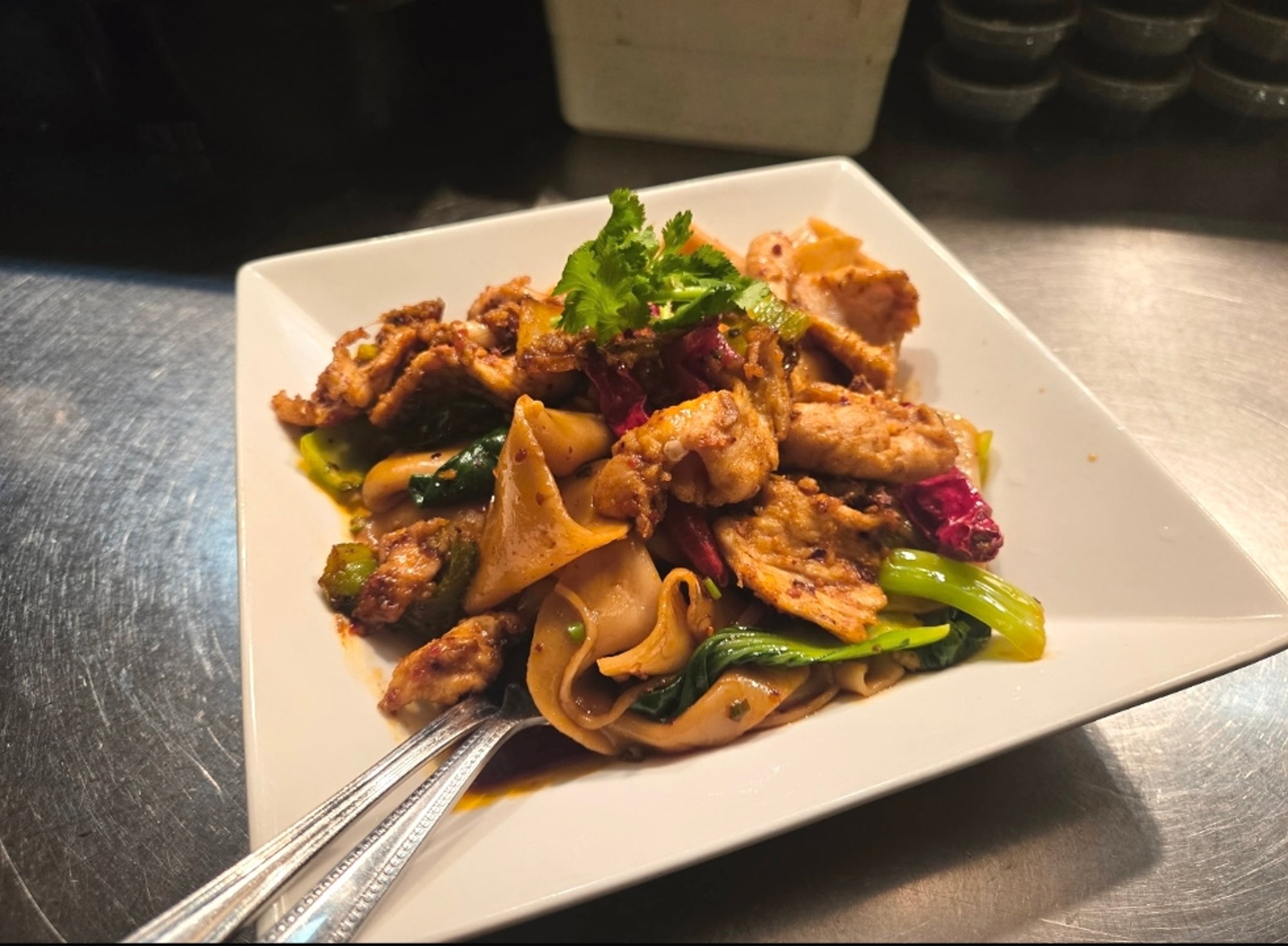 Cumin Chicken Hand-Ripped Noodles