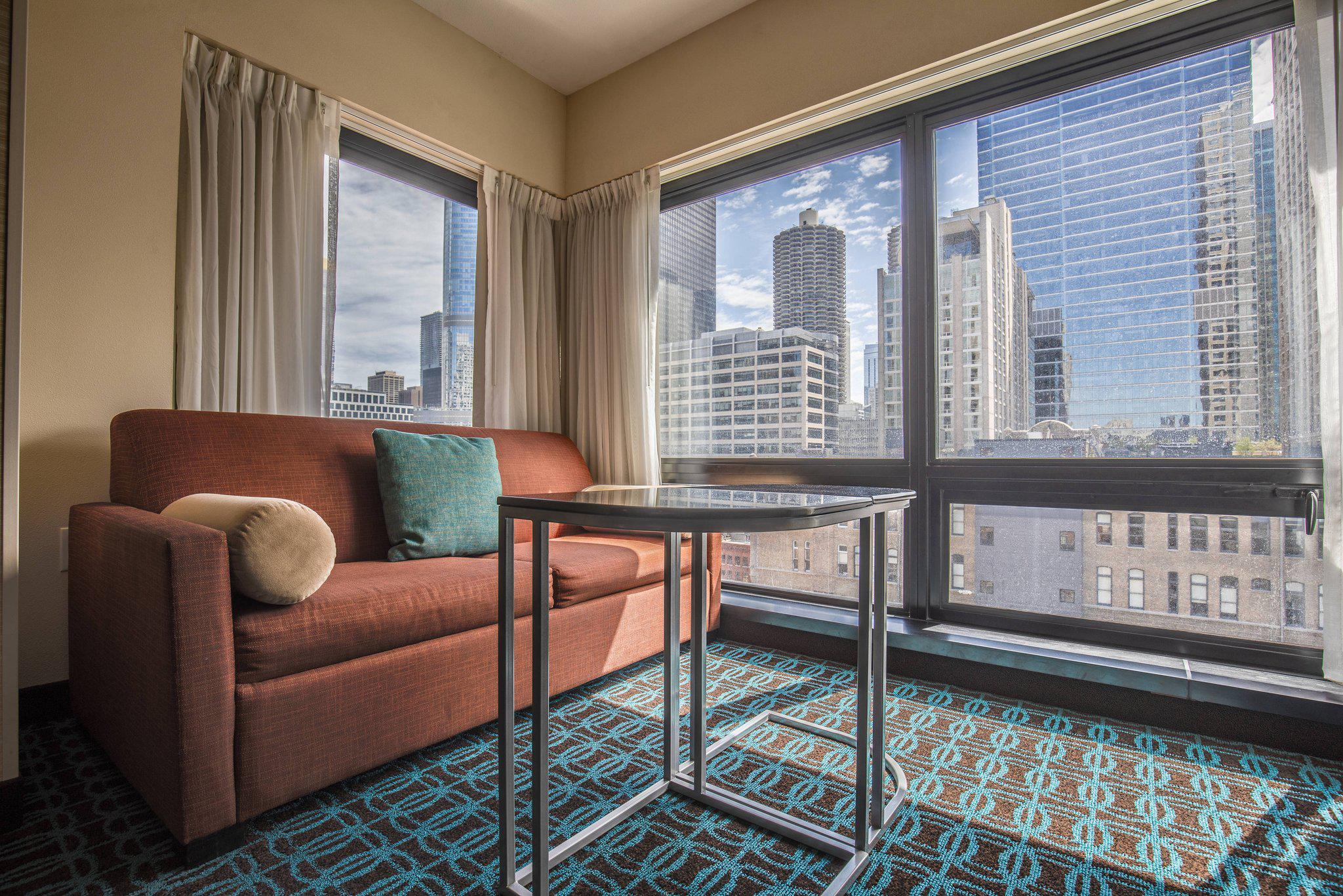 Fairfield Inn & Suites by Marriott Chicago Downtown/River North Photo