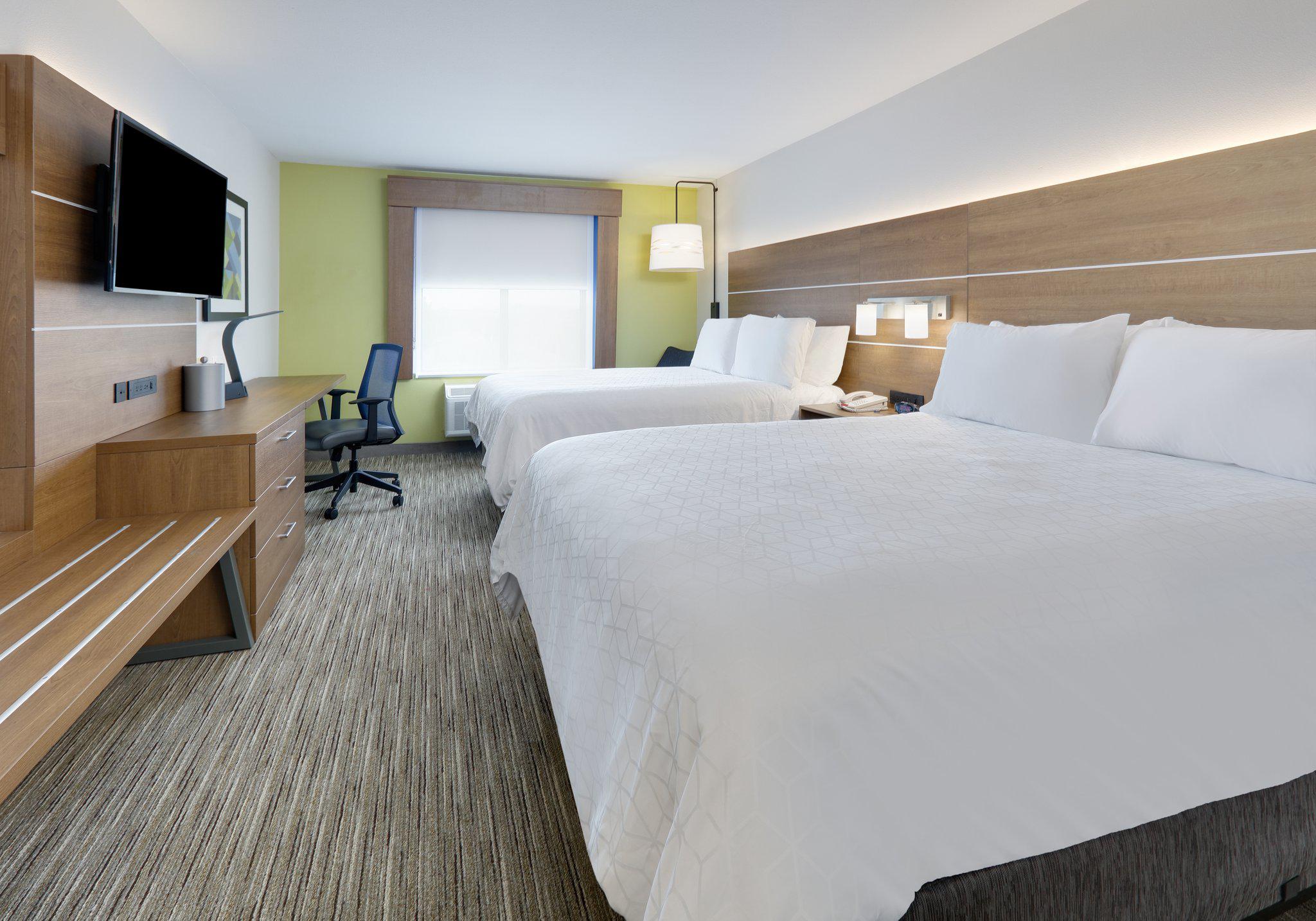 Holiday Inn Express & Suites San Antonio NW Near Seaworld Photo