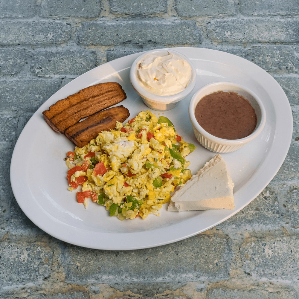 HUEVOS REVUELTOS CON TODO