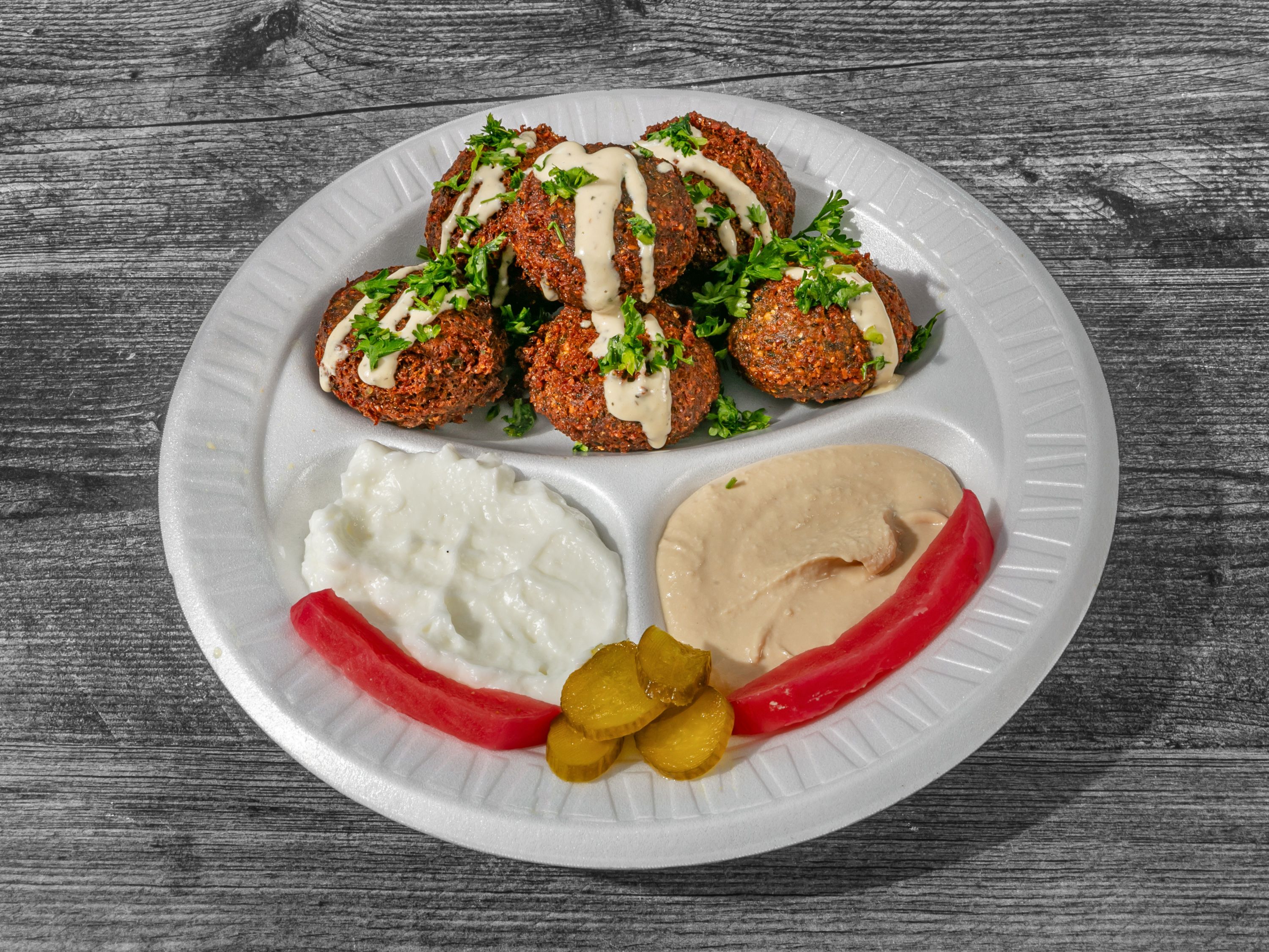 5 Piece Falafel w/ Tahini & Pickles
