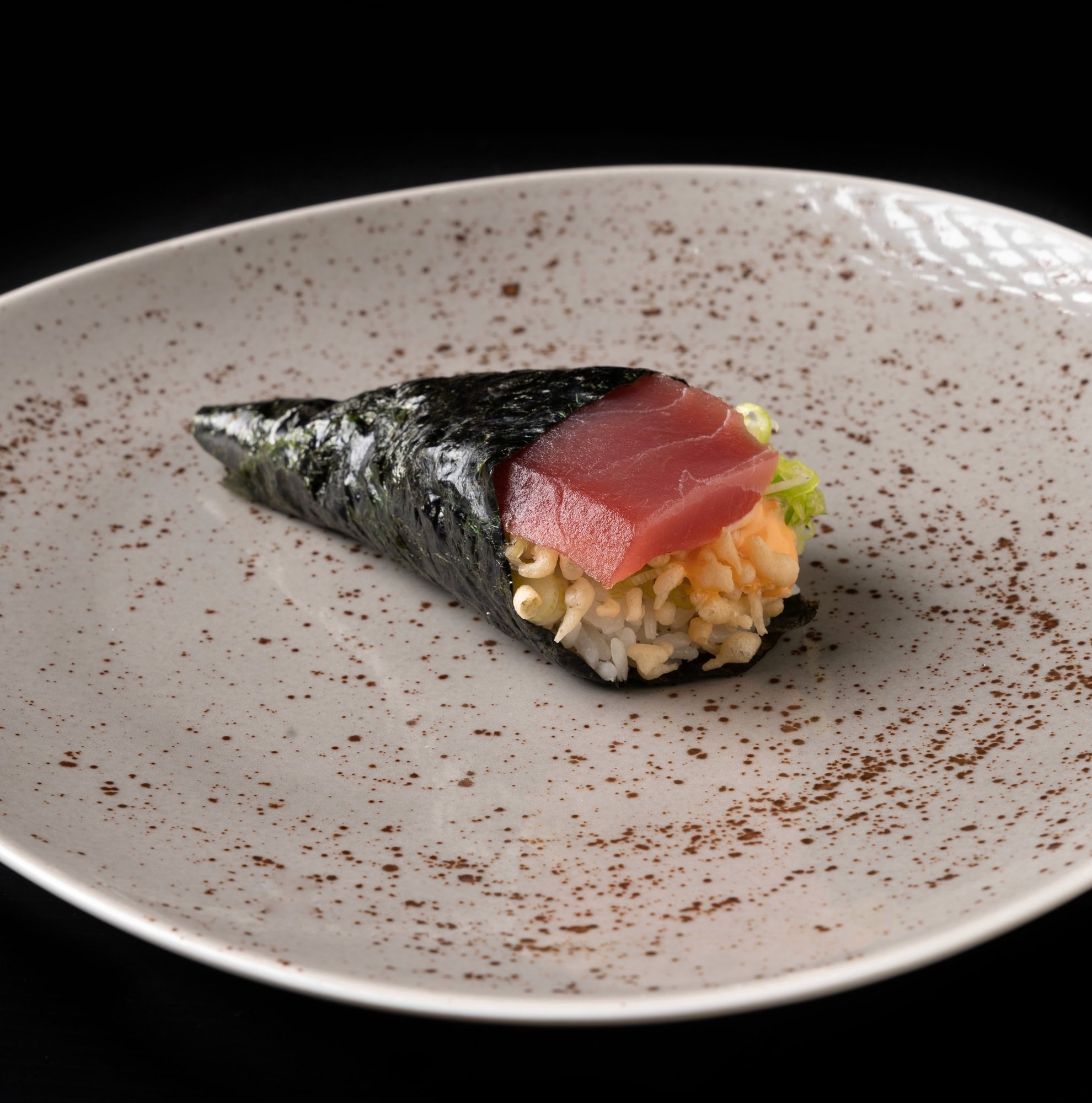 Spicy tuna hand roll