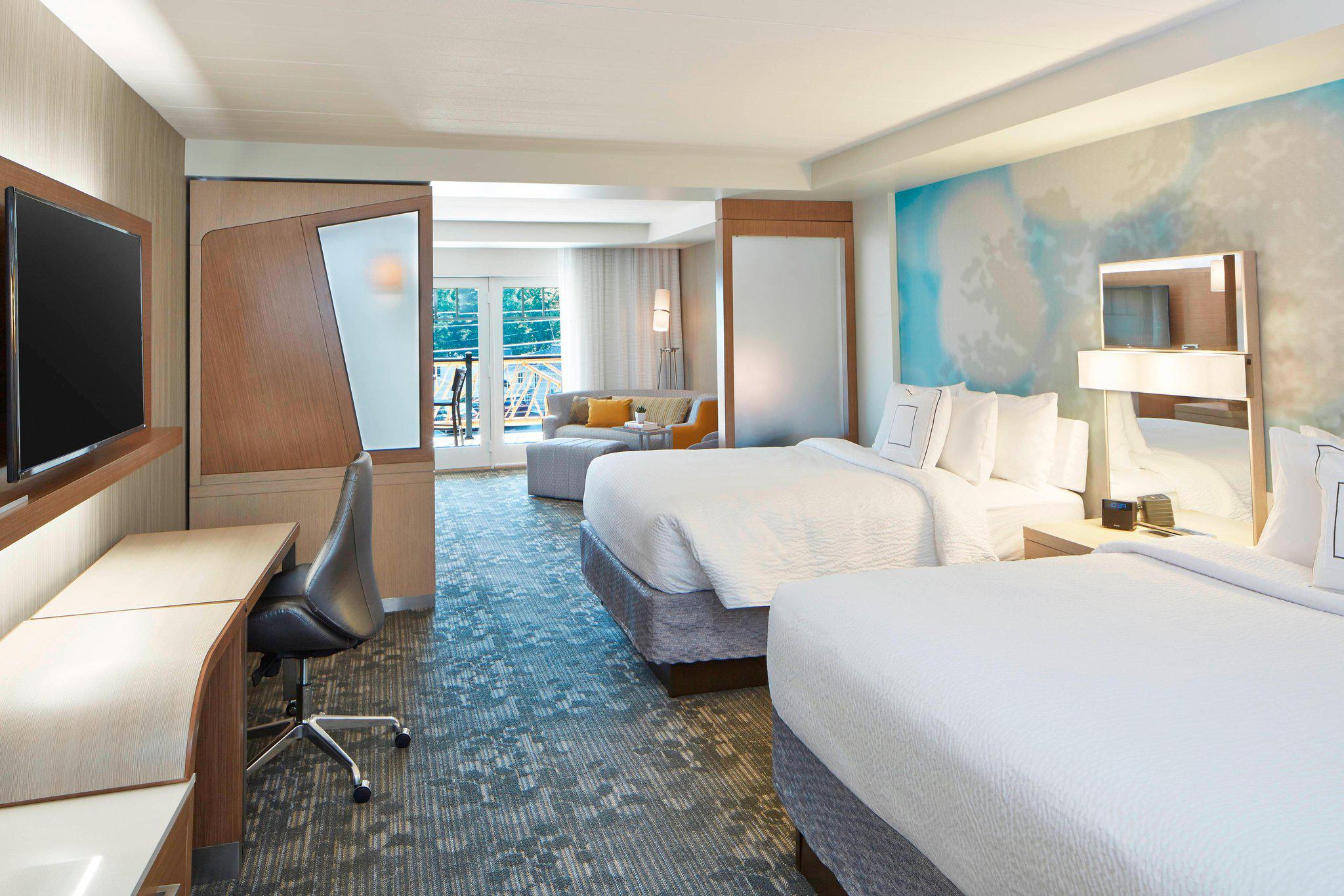 Courtyard by Marriott Lake George Photo