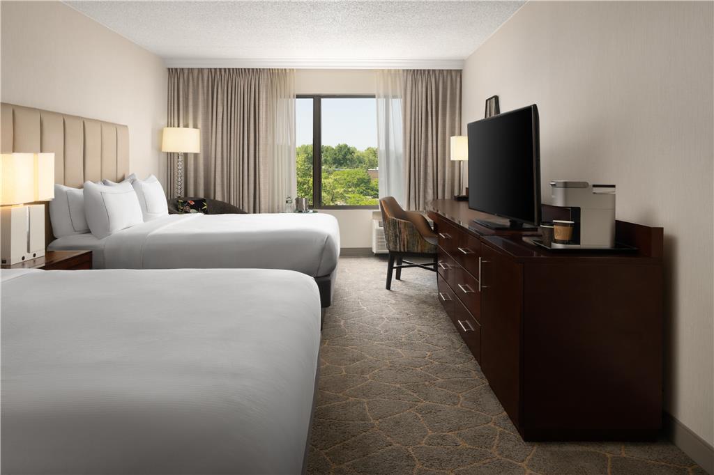 DoubleTree by Hilton Fairfield Hotel & Suites Image