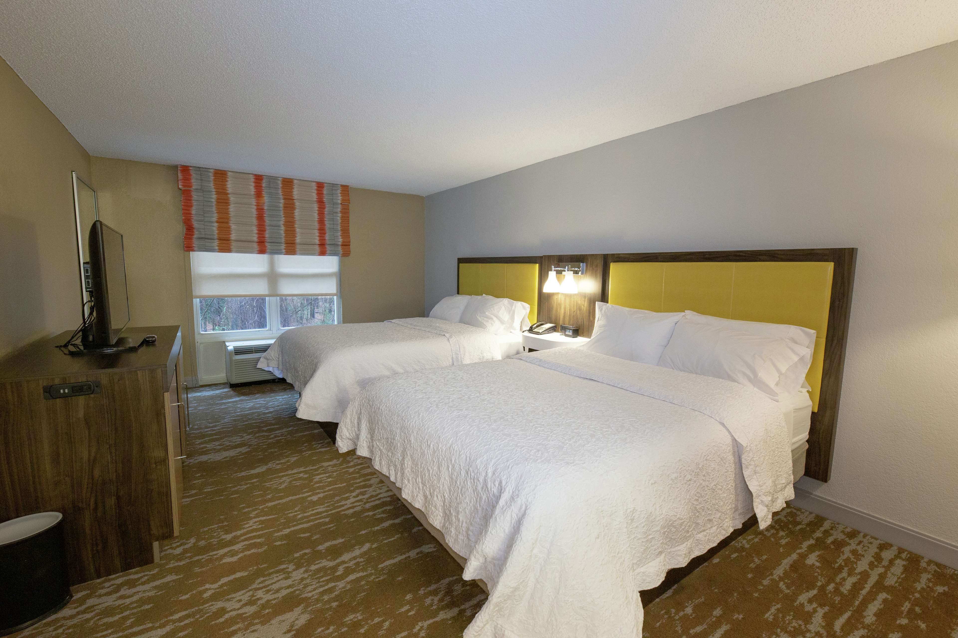 Hampton Inn & Suites Raleigh/Cary I-40 (PNC Arena) Photo