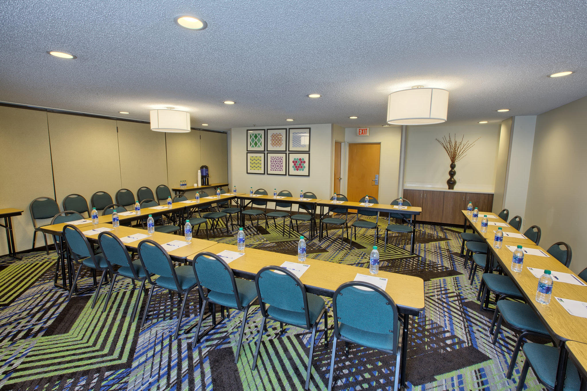 Holiday Inn Express & Suites Raleigh North - Wake Forest Photo