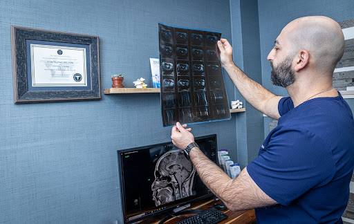 Sciatica Treatment Doctors & Specialists Image