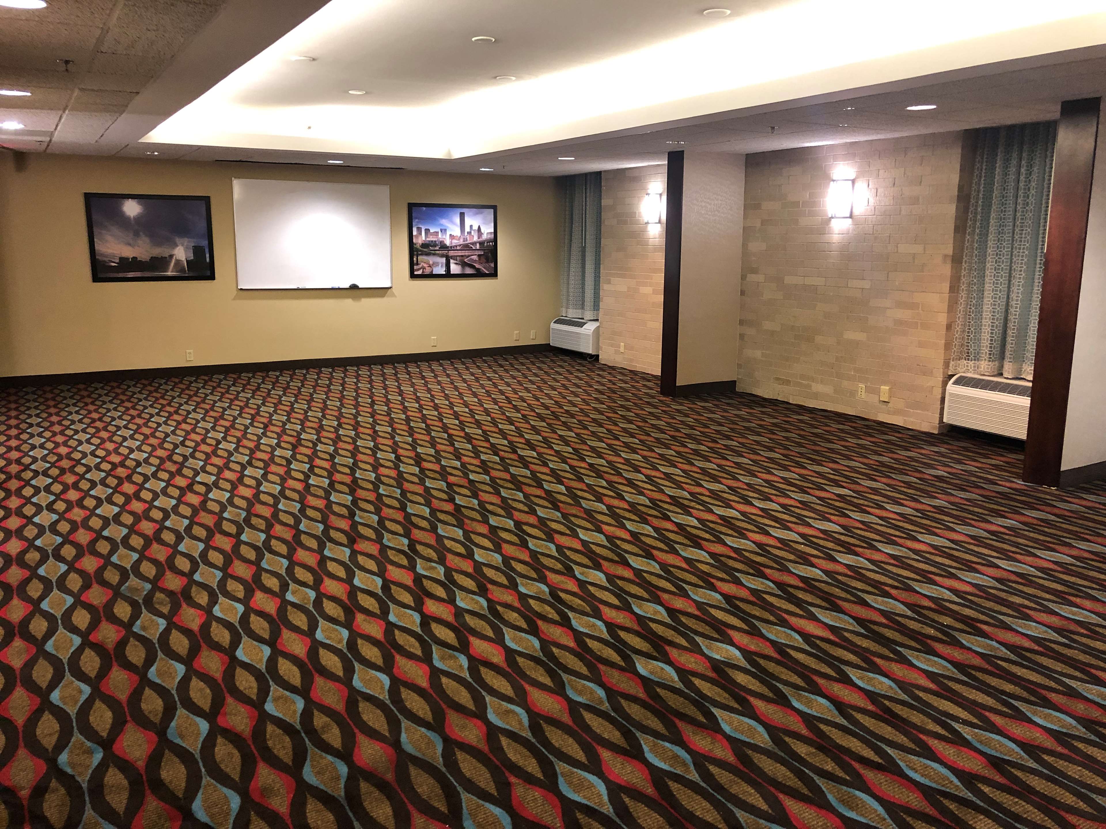 SureStay Plus Hotel by Best Western Houston Energy Corridor Photo