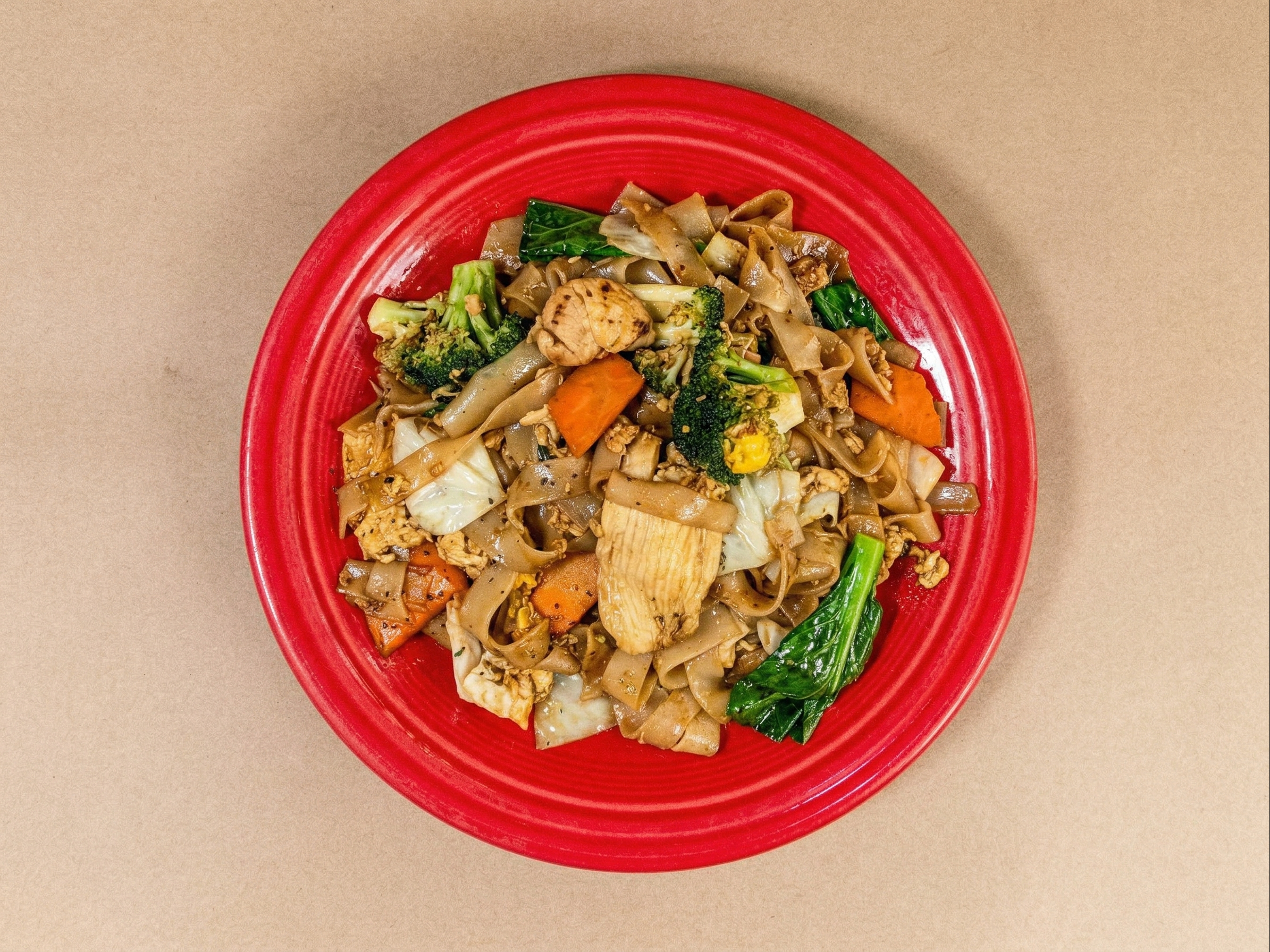 Chicken Flat Rice Noodles Stir-Fried