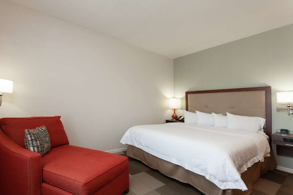 Hampton Inn & Suites Deland Image