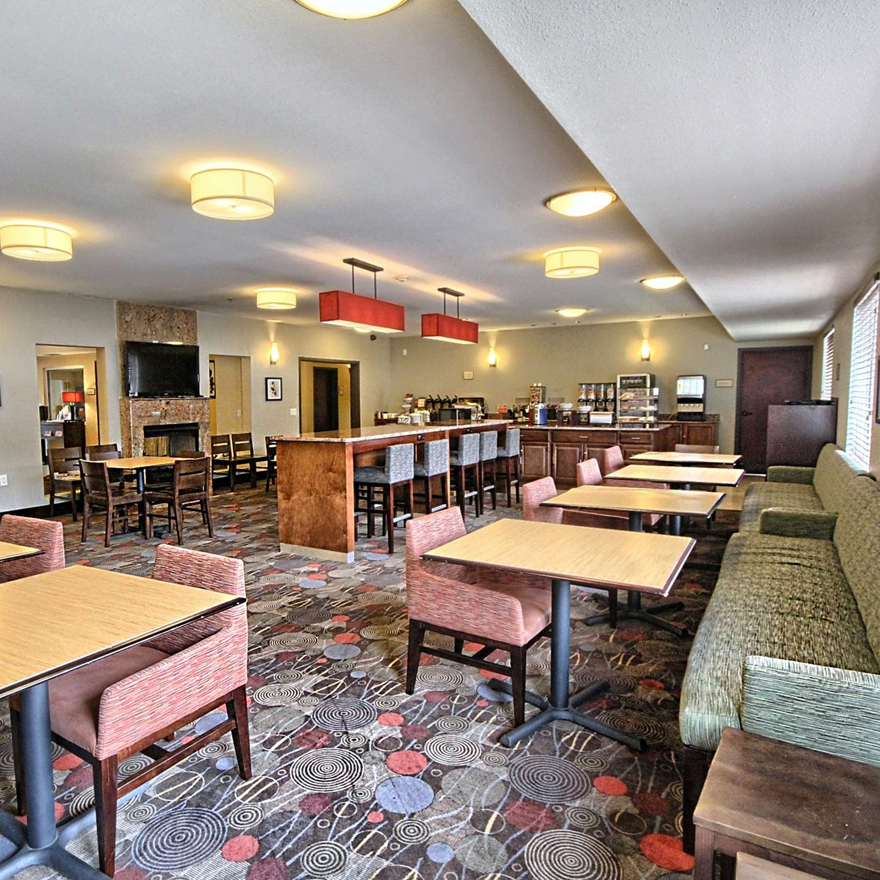 Country Inn & Suites by Radisson, Dearborn, MI Photo