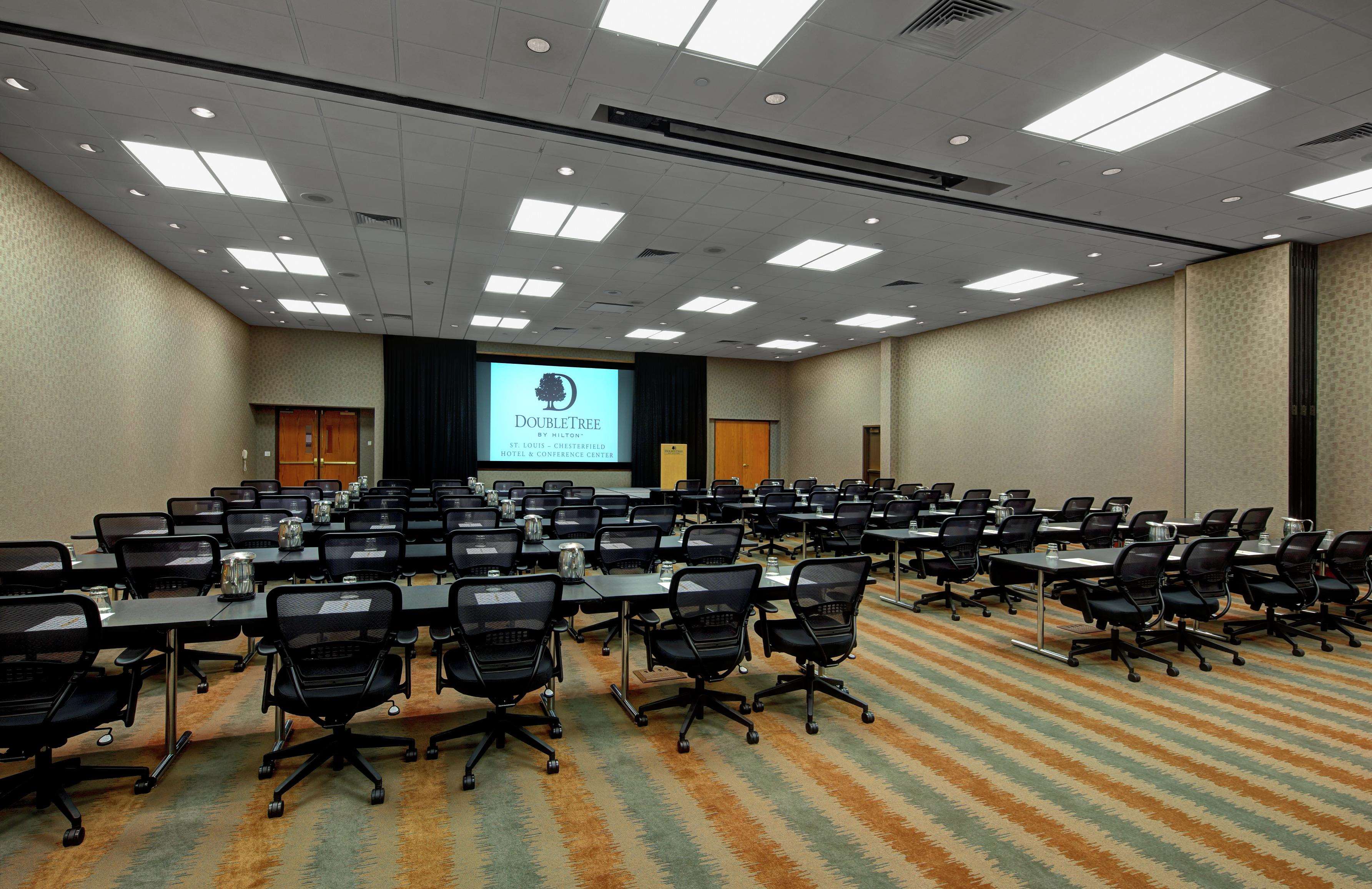 DoubleTree by Hilton Hotel St. Louis - Chesterfield Photo