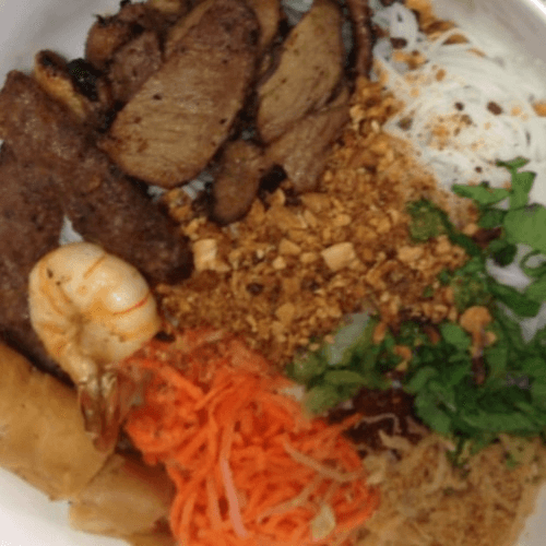 B12- Vermicelli with Stir-Fry Lemongrass Pork & Egg Rolls (3 Pieces)