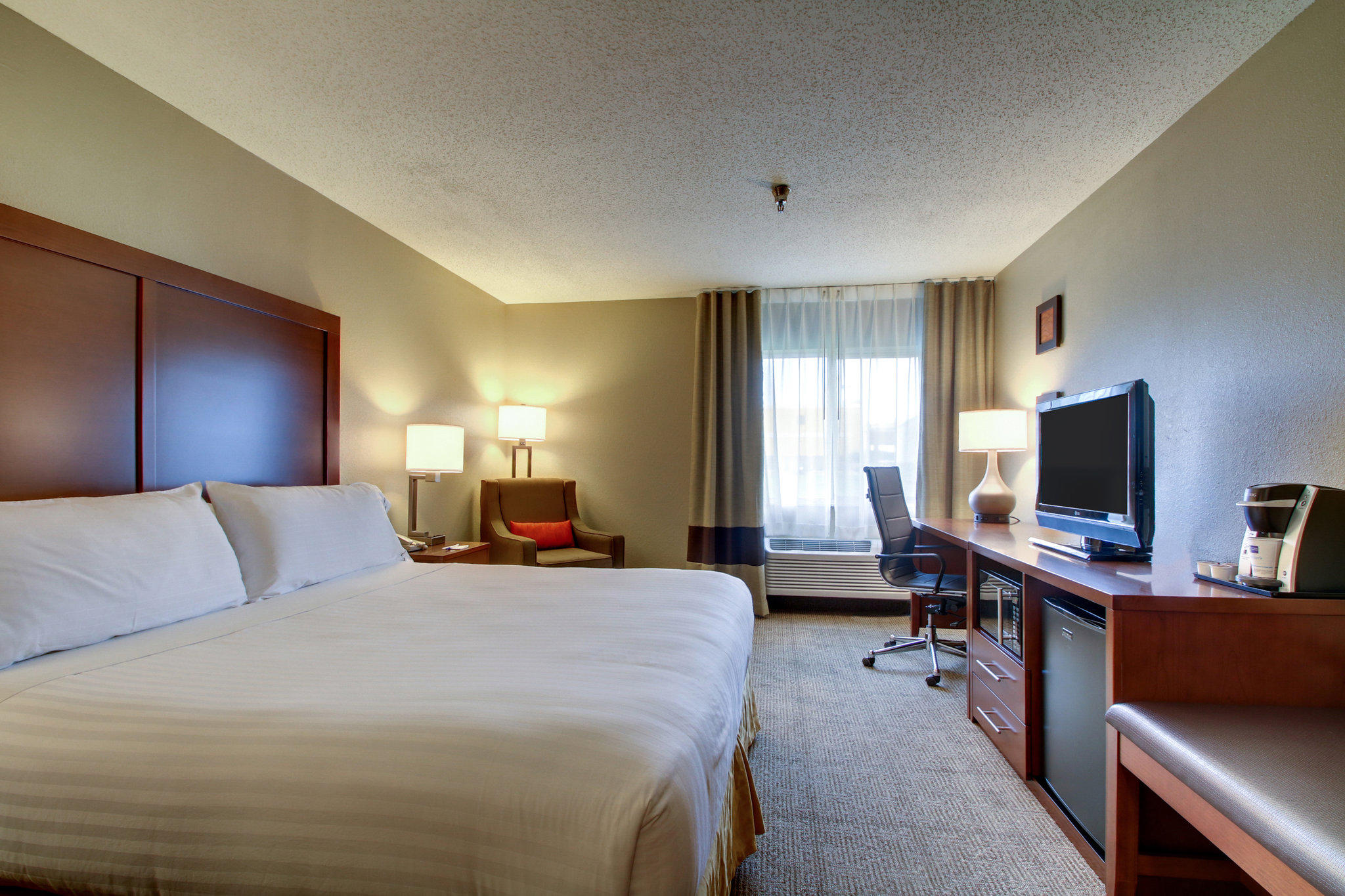 Holiday Inn Express & Suites Peru - Lasalle Area Photo