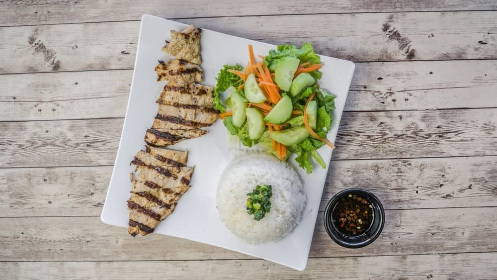 R2: Grilled Chicken w Rice - Com Ga Nuong